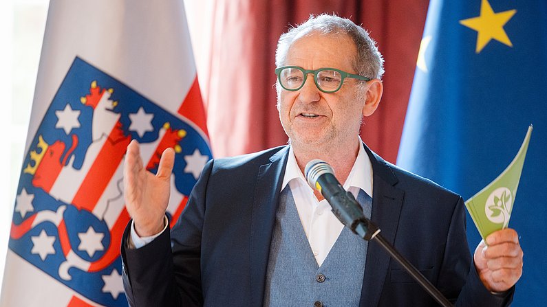 Auf dem Bild ist Bernhard Stengele zu sehen. 