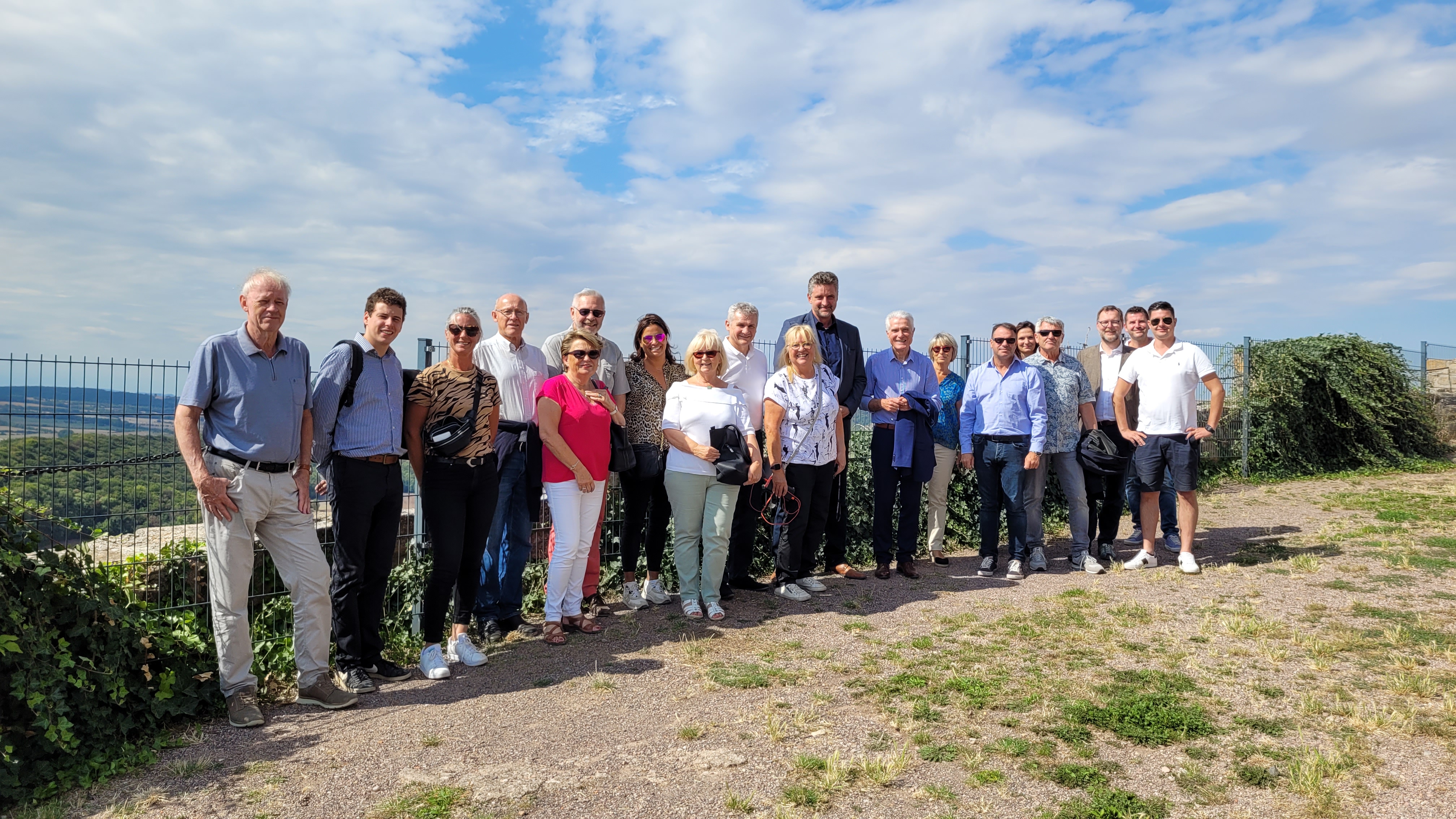 Gäste aus den Partnerstädten und Vereinsmitglieder im September 2022